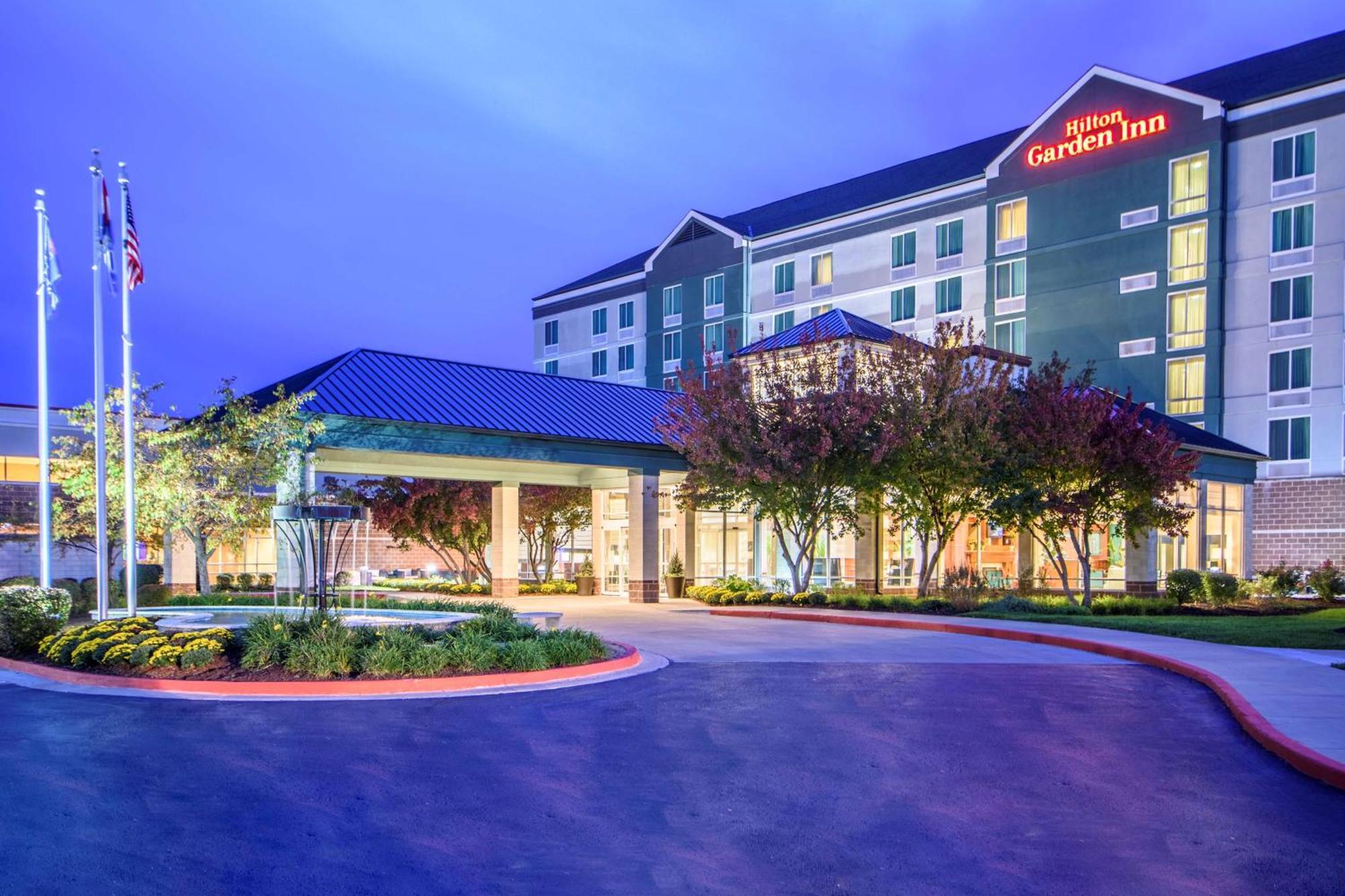 Hilton Garden Inn Independence Exterior photo