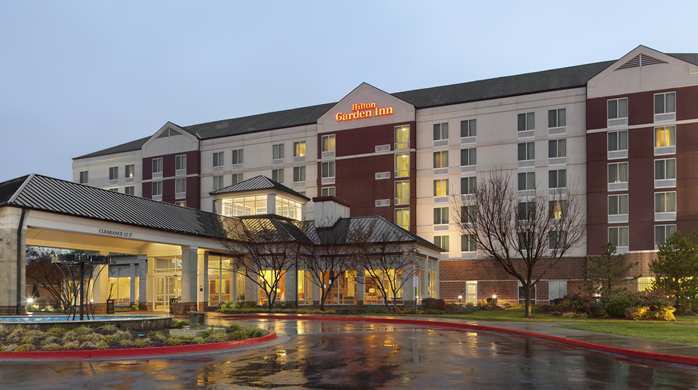 Hilton Garden Inn Independence Exterior photo